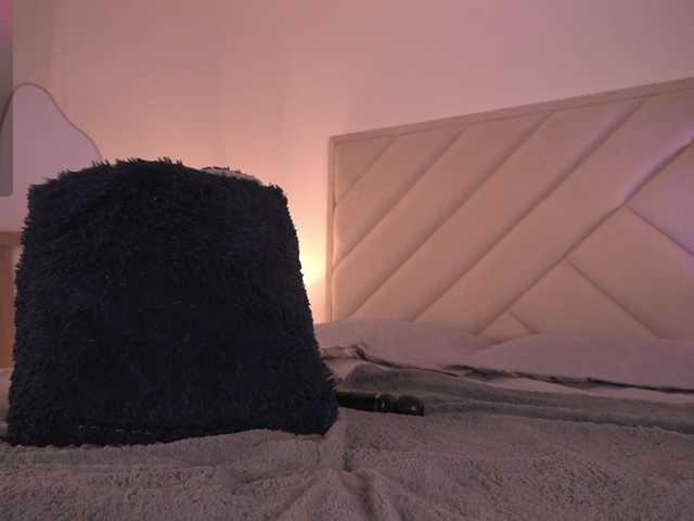 Sofia-Jones live webcam show