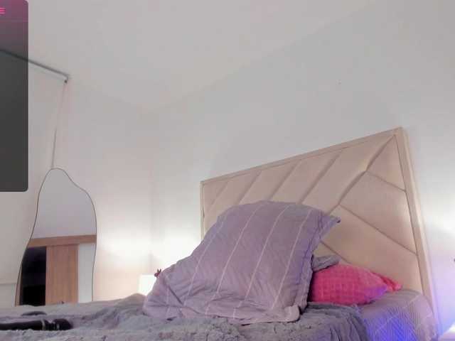 Sofia-Jones live cam on BongaCams