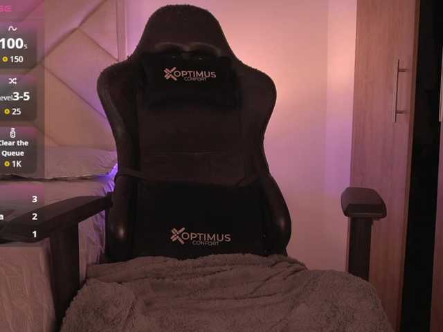 Sofia-Jones live webcam show