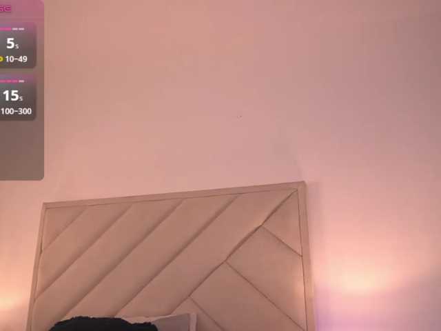 Sofia-Jones live cam preview