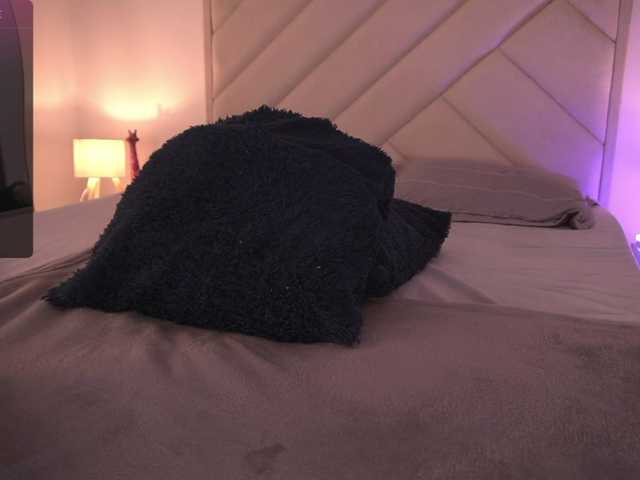 Sofia-Jones live cam on BongaCams