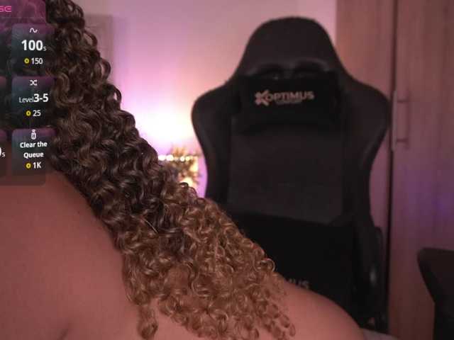 Sofia-Jones live webcam show