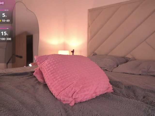 Sofia-Jones live cam on BongaCams