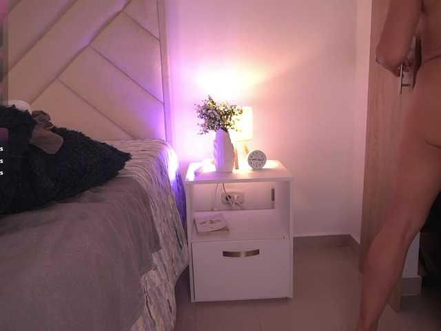 Sofia-Jones live cam on BongaCams