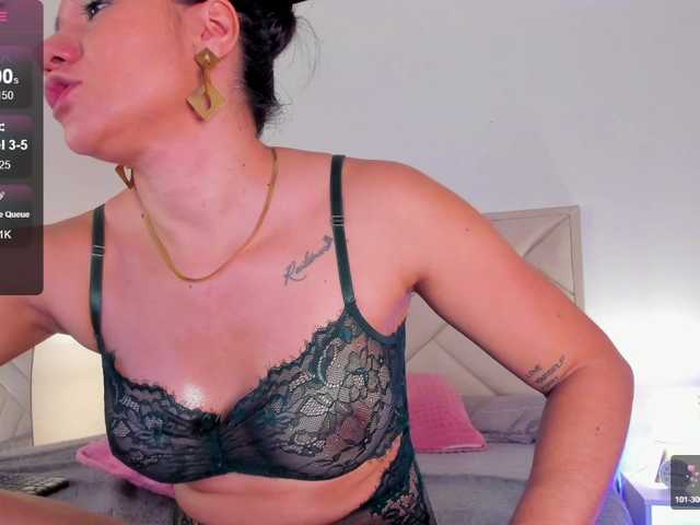 Sofia-Jones live cam on BongaCams