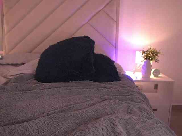 Sofia-Jones webcam