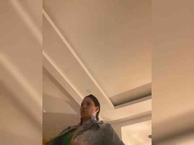 Sofia-Jones webcam