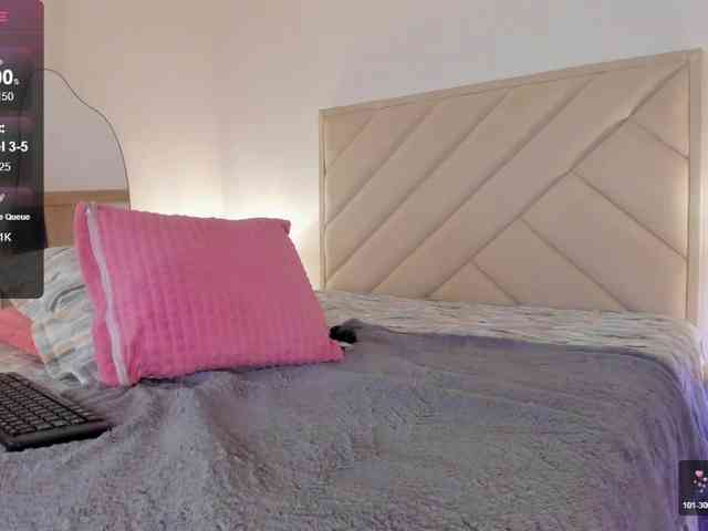 Sofia-Jones webcam