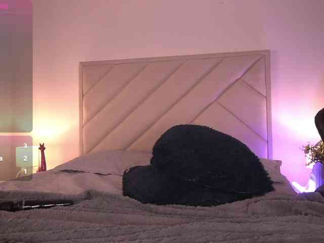 sofia-jones's live room