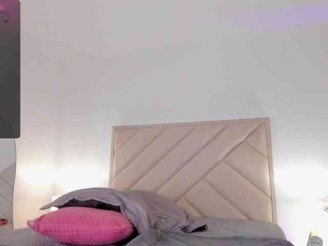 Sofia-Jones webcam