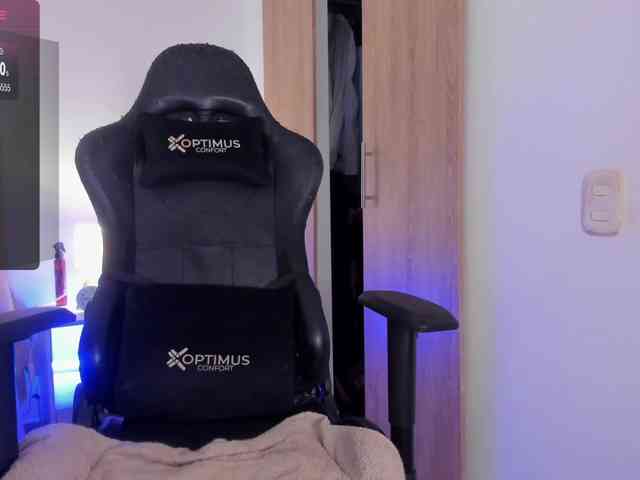 Sofia-Jones webcam