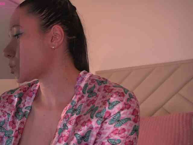 Sofia-Jones webcam