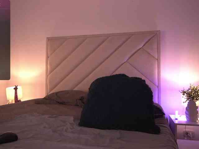 Sofia-Jones webcam