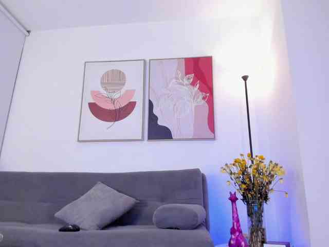 Sofia-Jones webcam