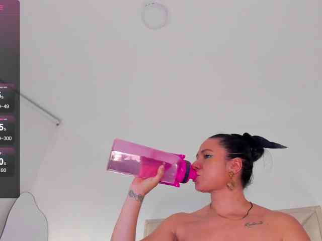 Sofia-Jones webcam