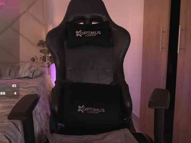 Sofia-Jones webcam