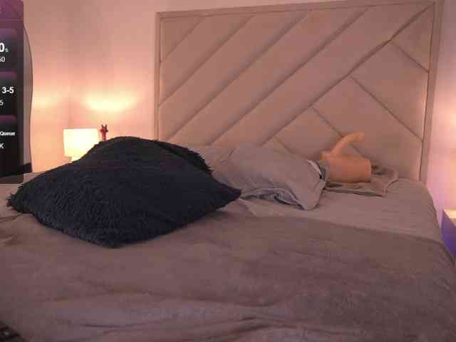 Sofia-Jones webcam