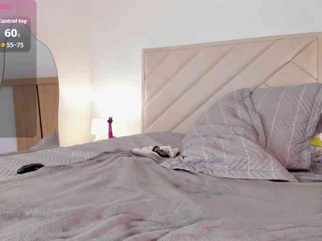 Sofia-Jones webcam
