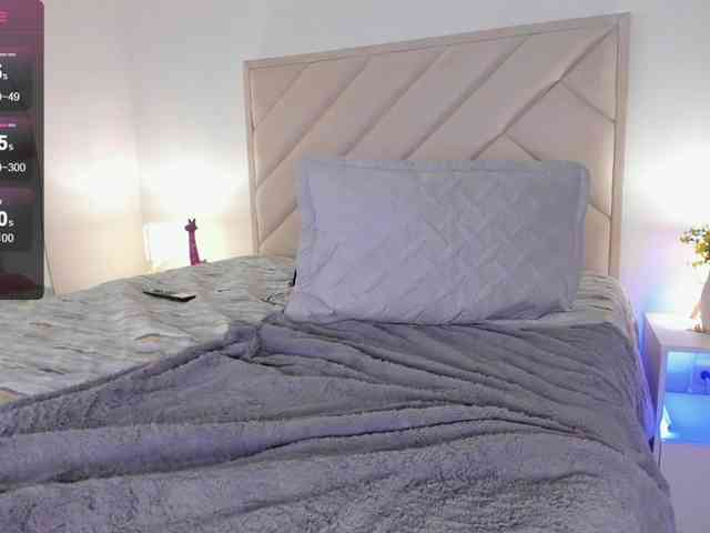 Sofia-Jones webcam