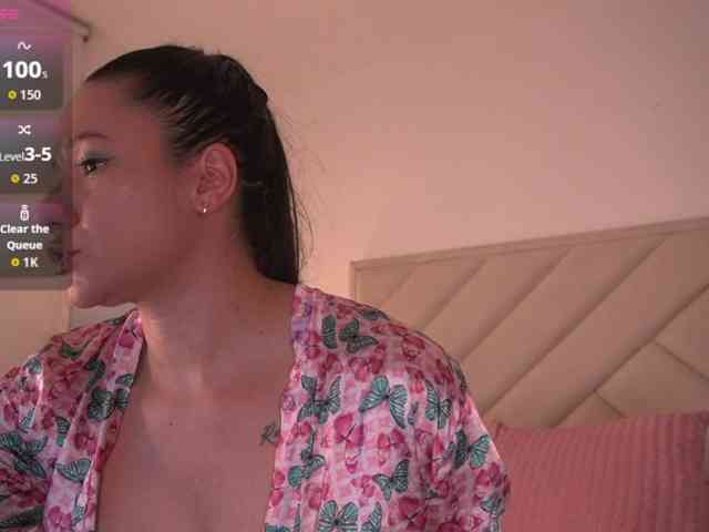 Sofia-Jones webcam