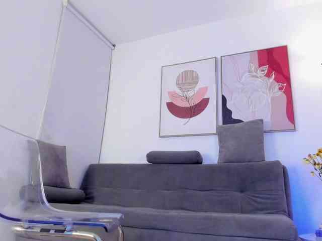 Sofia-Jones webcam