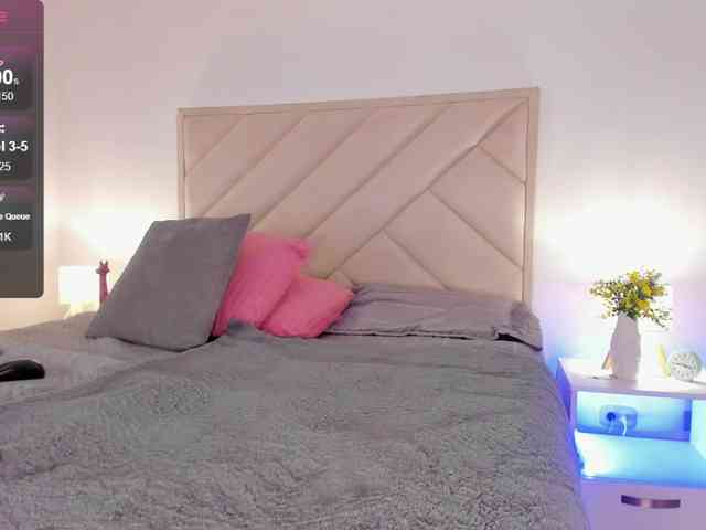 Sofia-Jones webcam