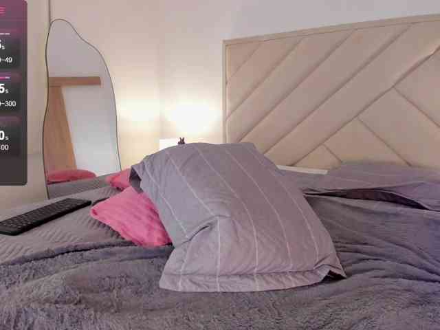 Sofia-Jones webcam