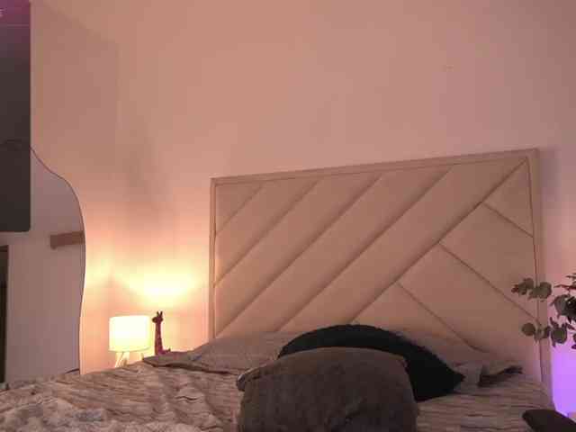 Sofia-Jones webcam