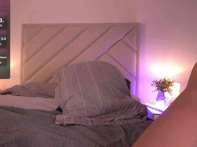 Sofia-Jones webcam