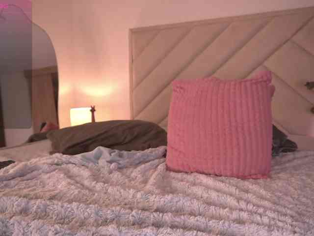 Sofia-Jones webcam