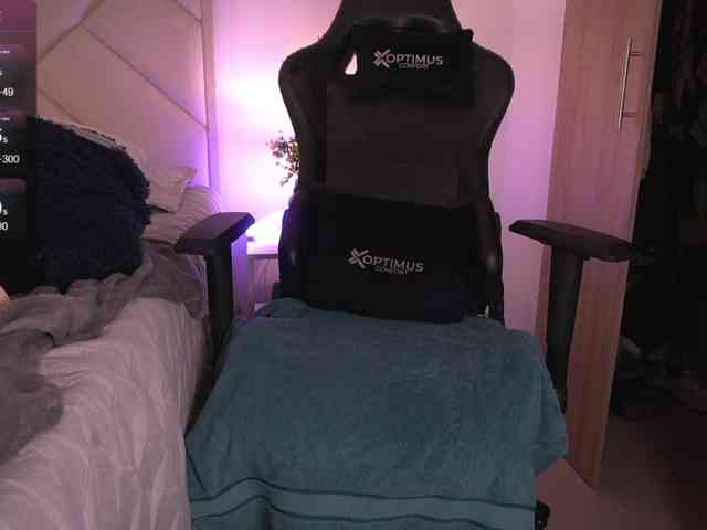 Sofia-Jones webcam