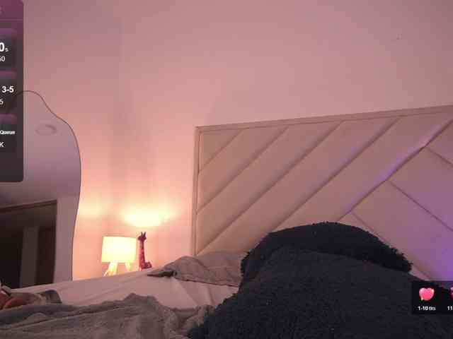 sofia-jones's live room