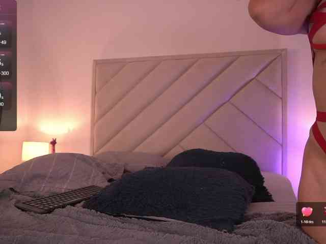 Sofia-Jones webcam