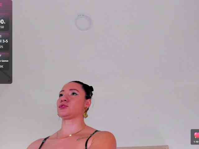 Sofia-Jones webcam