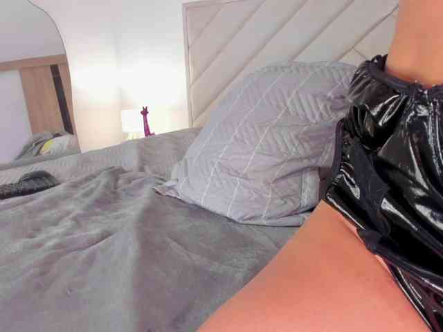 Sofia-Jones webcam
