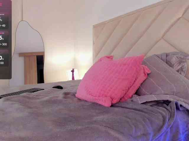 Sofia-Jones webcam