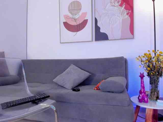 Sofia-Jones webcam