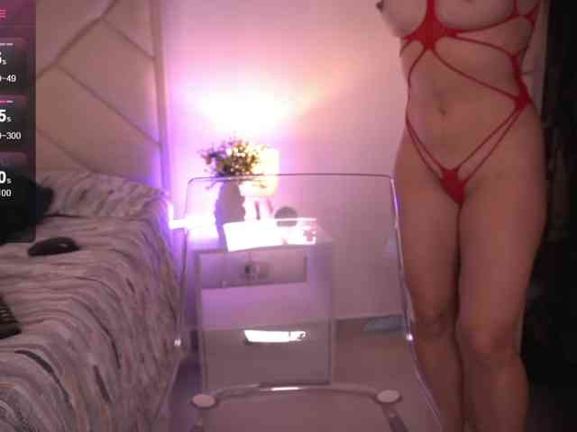 Sofia-Jones webcam