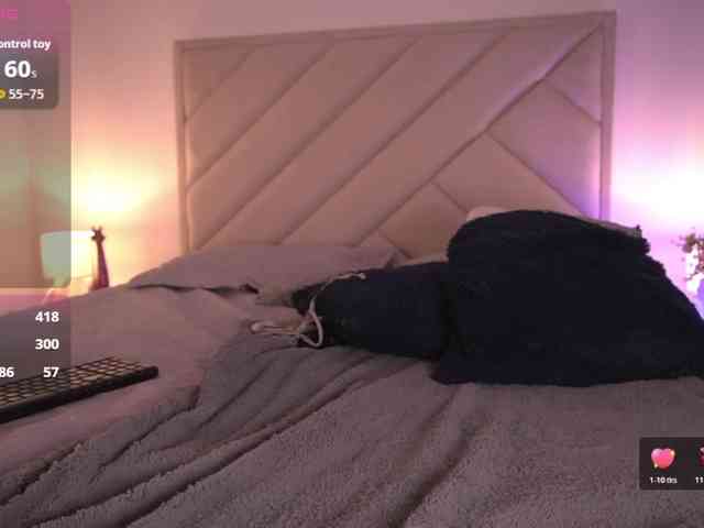 Sofia-Jones webcam