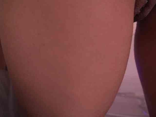Sofia-Jones webcam