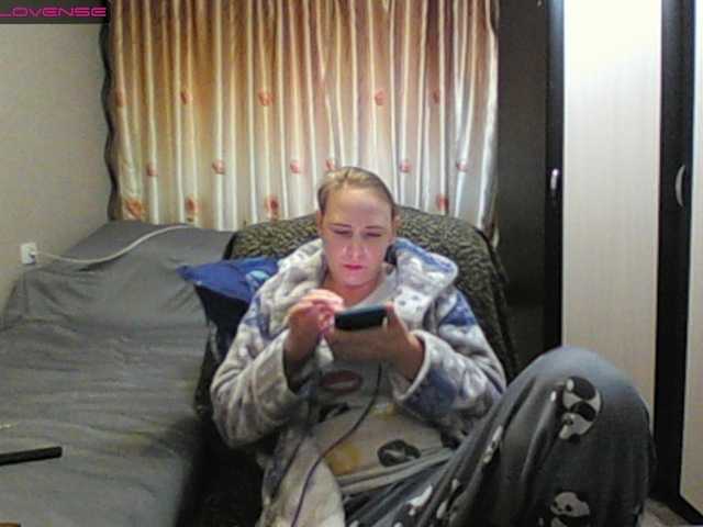 le modèle Sona891 est en webcam porno dans un show sur le site bongacams, il possède les tags suivants: White/Caucasian,Blonde,Shaved