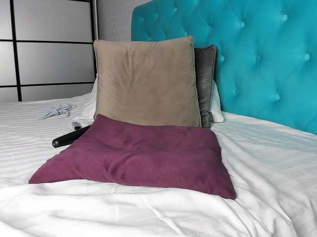 NaughtyBlond4's BongaCams show and profile