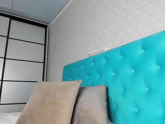 NaughtyBlond4 webcam