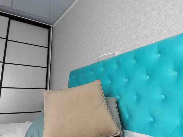 NaughtyBlond4 webcam
