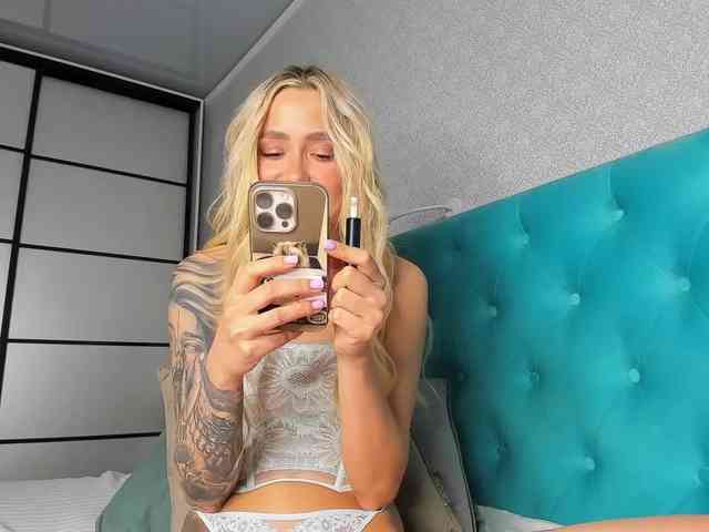 NaughtyBlond4 NaughtyBlond4