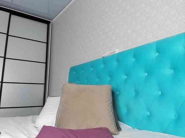 NaughtyBlond4 webcam