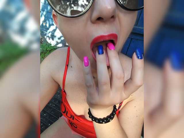 BUSINKA-25 live cam on BongaCams