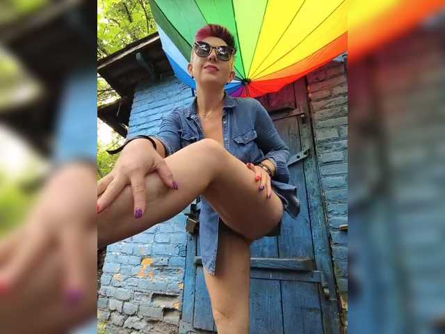 BUSINKA-25 live cam on BongaCams