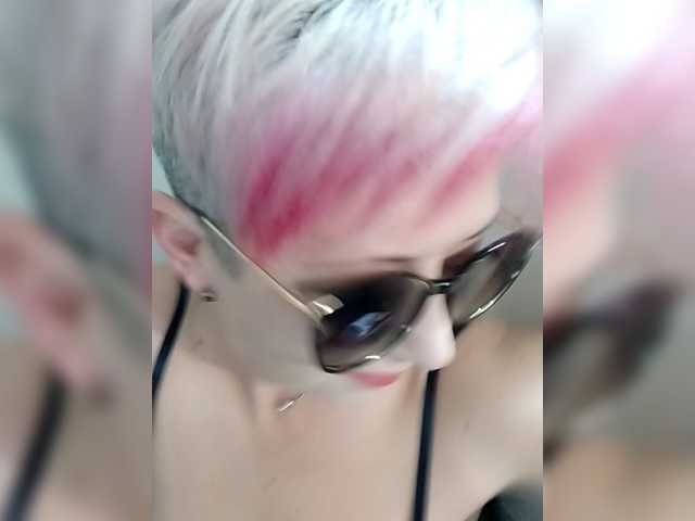 BUSINKA-25's BongaCams show and profile