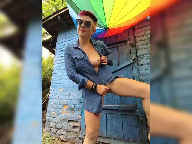 BUSINKA-25 live cam on BongaCams
